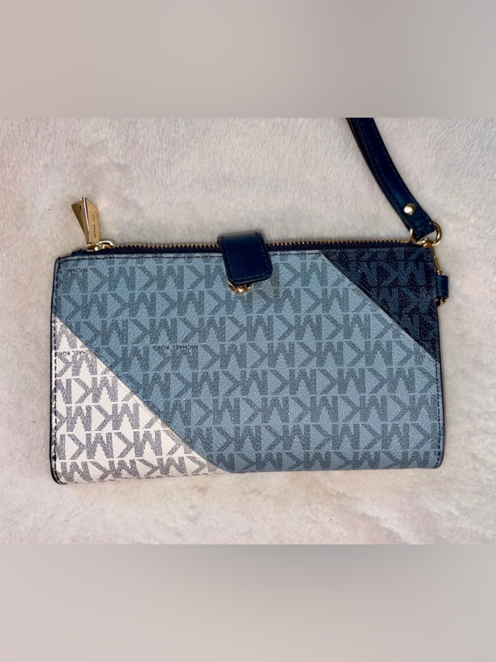 MICHAEL KORS Voyager Bag & Wallet Like New!! - Picture 12 of 15